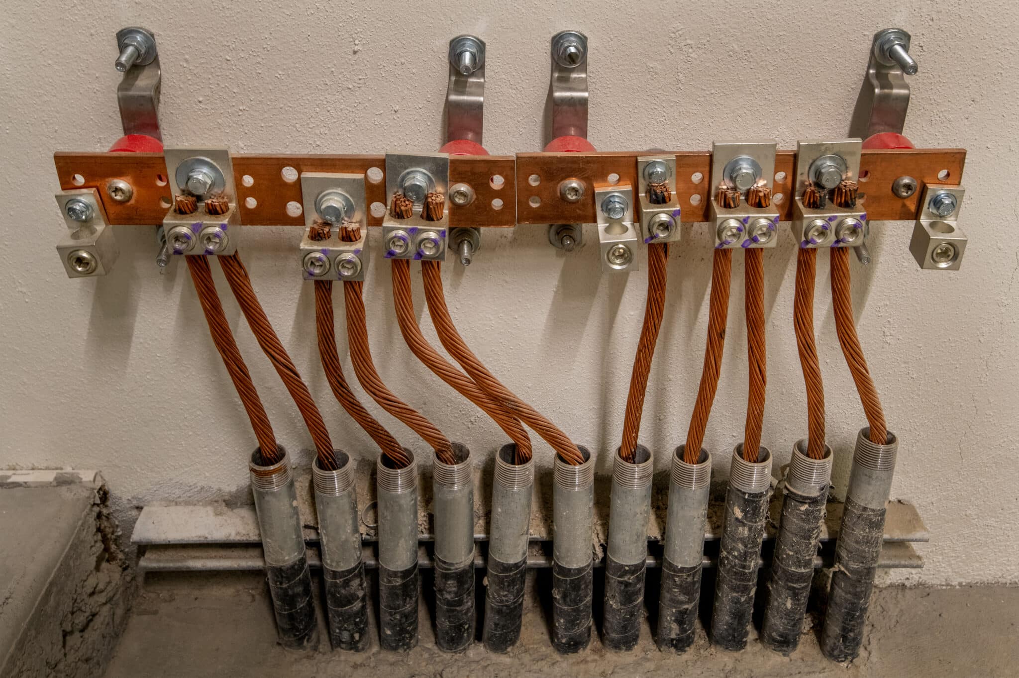 Electrical grounding earth bar.